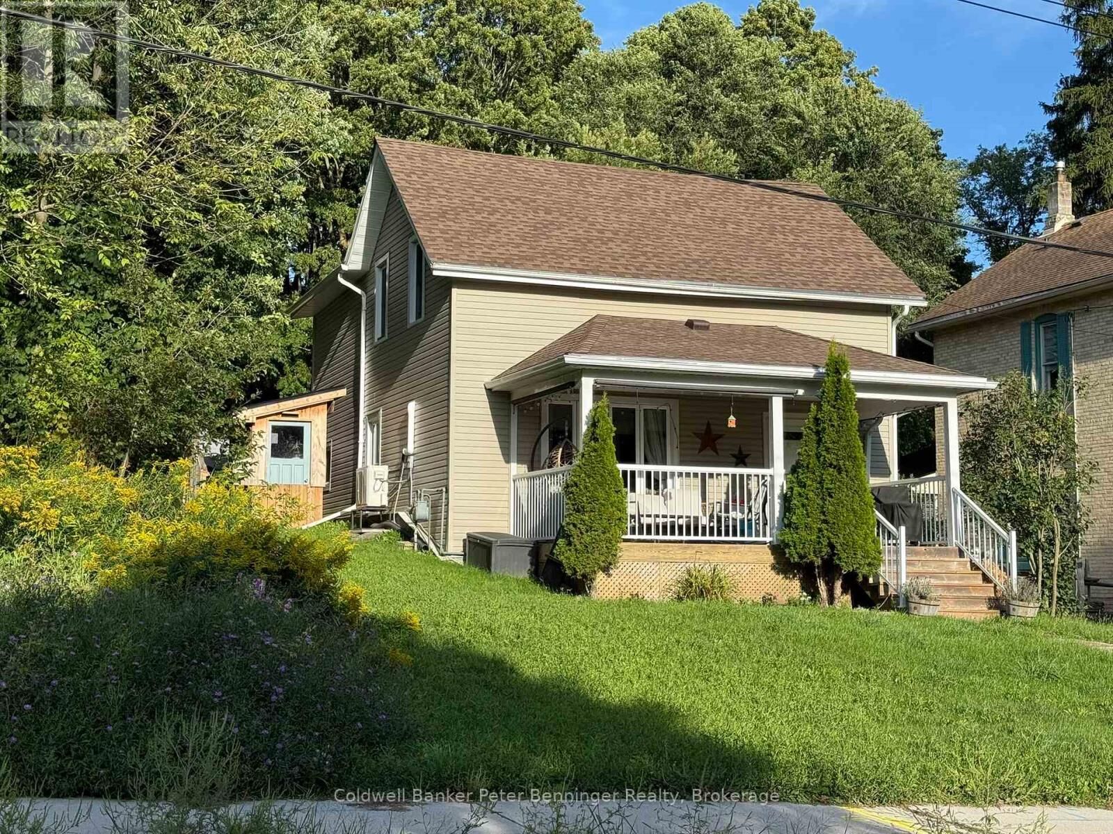 Property Photo:  26 Yonge Street North  ON N0G 2V0 