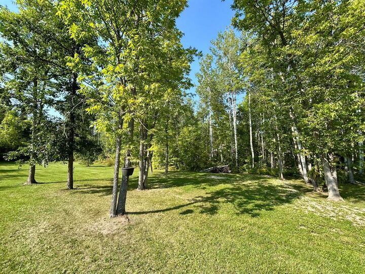 Property Photo:  29 Fred Jeschke Drive  MB R0E 1A0 