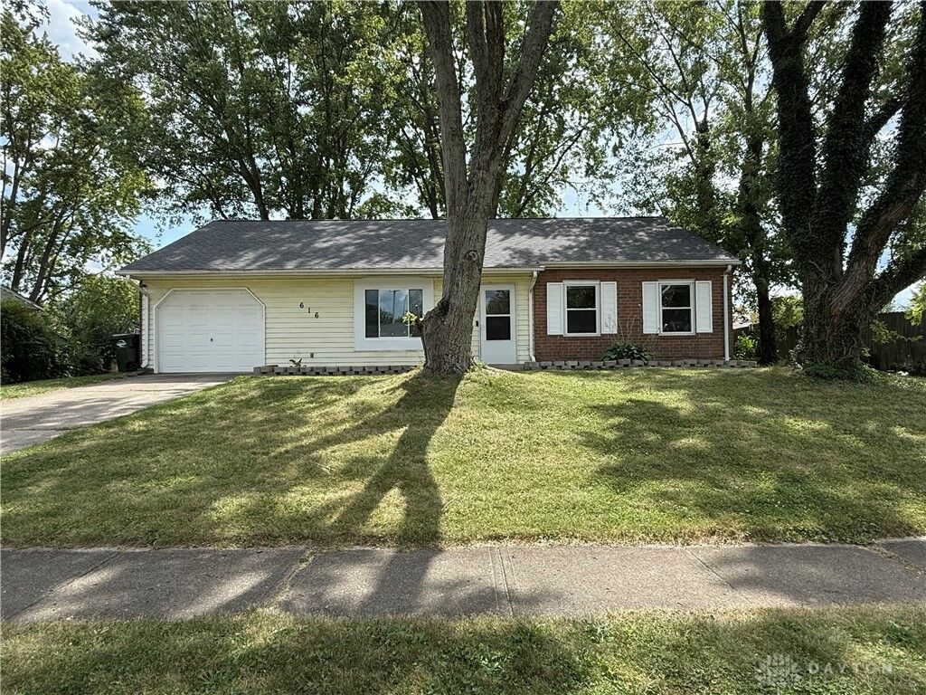 Property Photo:  616 Overla Boulevard  OH 45322 