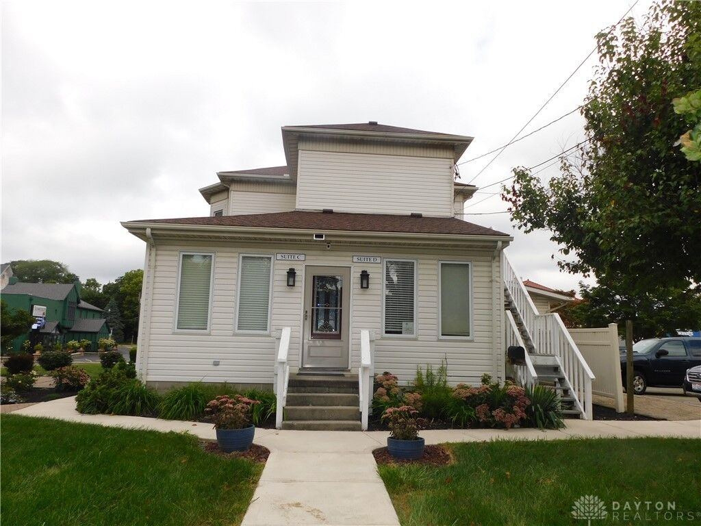 Property Photo: 670 N Limestone Street 674 1/2 OH 45503