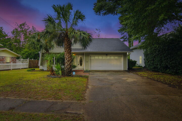 Property Photo: 24 NW Cinderella Lane FL 32547