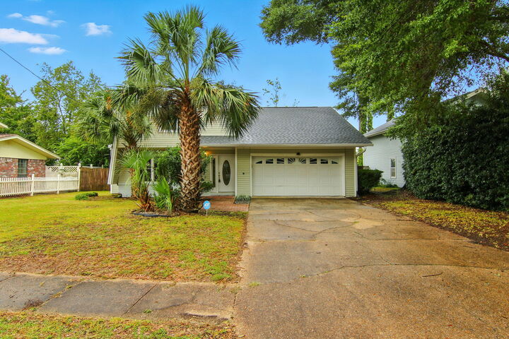 Property Photo:  24 NW Cinderella Lane  FL 32547 