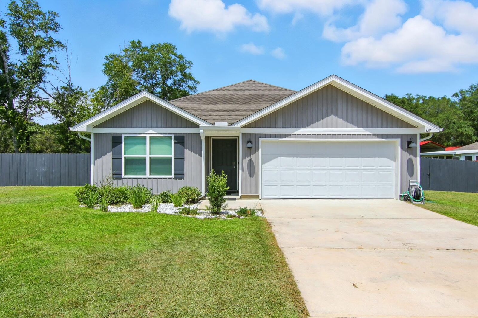 Property Photo:  3101 Van Day Way  FL 32539 