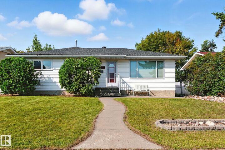 14704 94 Street NW  Edmonton AB T5E 3W5 photo