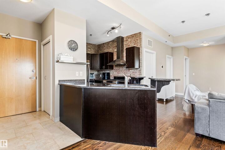 Property Photo: 8223 99 Street NW 403 AB T6E 3T1