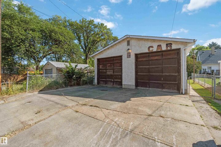 12248 105 Street NW  Edmonton AB T5G 2N8 photo