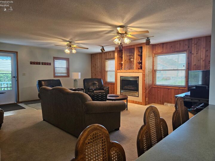 Property Photo:  116 Walnut  OH 43452 