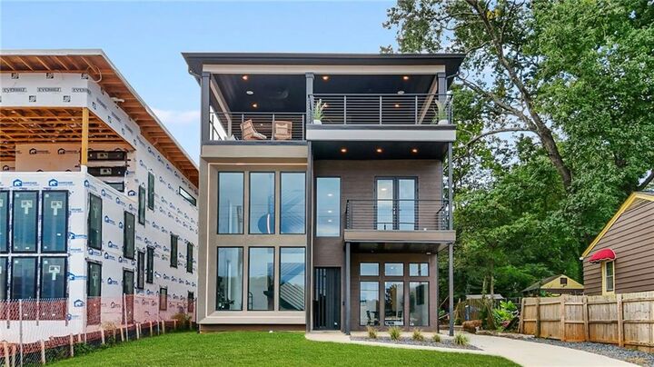 Property Photo:  1039 Avondale Avenue SE  GA 30312 