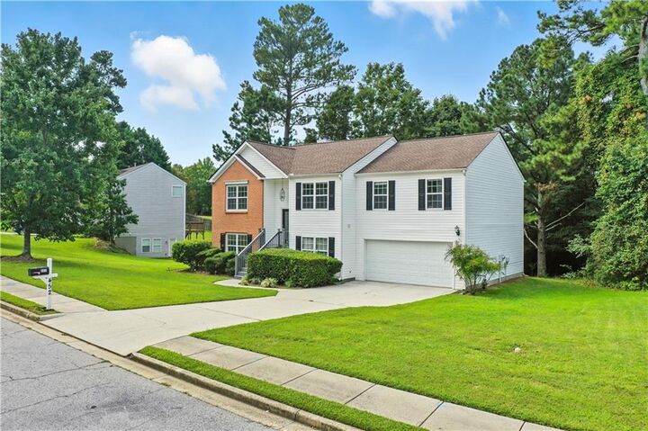 Property Photo: 452 Crested View Drive GA 30052