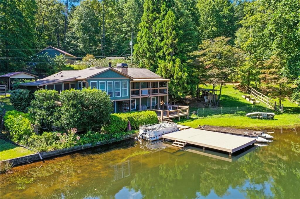 Property Photo: 83 Twin Mountain Lake Circle GA 30175