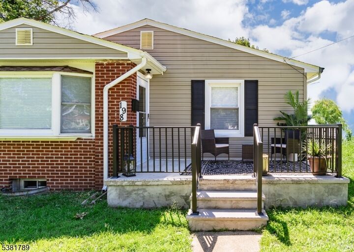 Property Photo:  198 Berkeley Ter  NJ 07062 