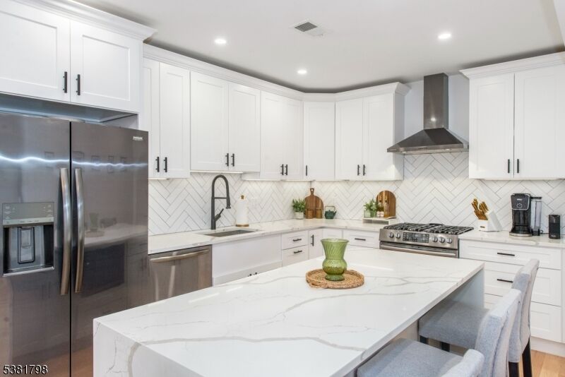 Property Photo:  174 Brinkerhoff St  NJ 07660 