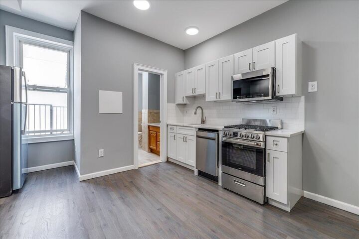 Property Photo:  402 Grand St 3S / 302  NJ 07030 