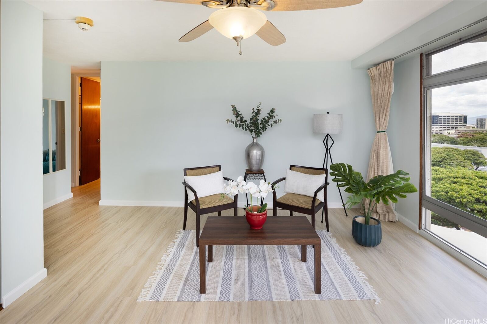 Property Photo: 1511 Nuuanu Avenue 724 HI 96817