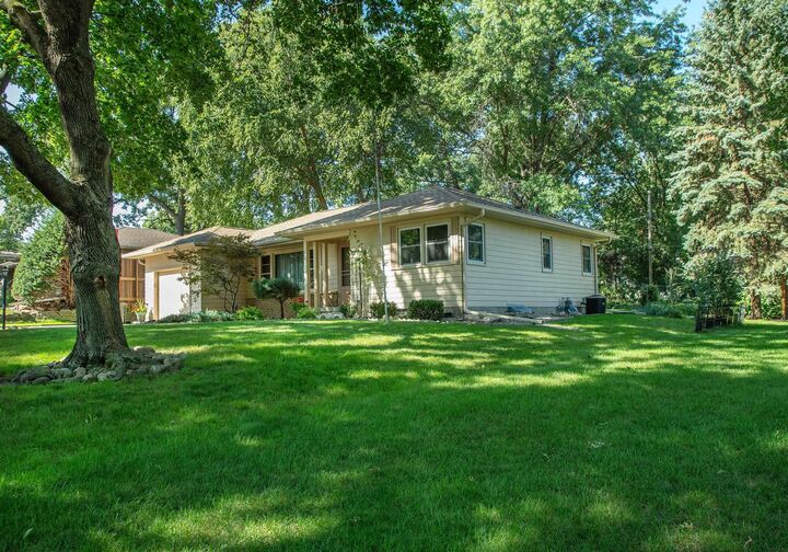 456 Loma Street  Waterloo IA 50701 photo