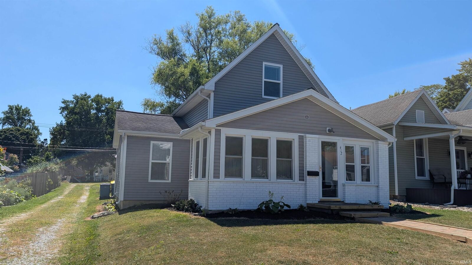 Property Photo: 412 E Cherry Street IN 46714