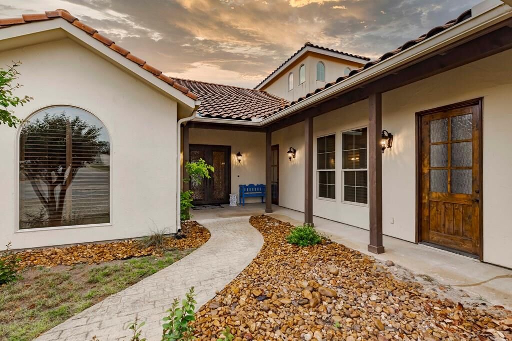 Property Photo: 3801-15 Club House Rd TX 78028
