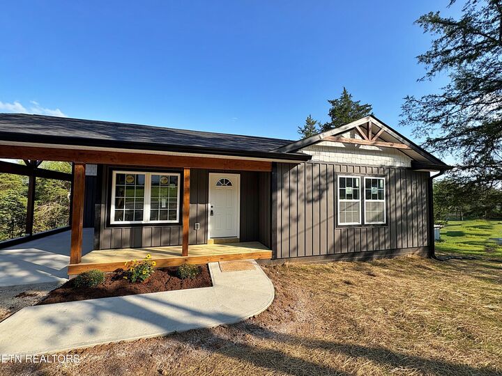 Property Photo: 170 Granby Ln TN 37752