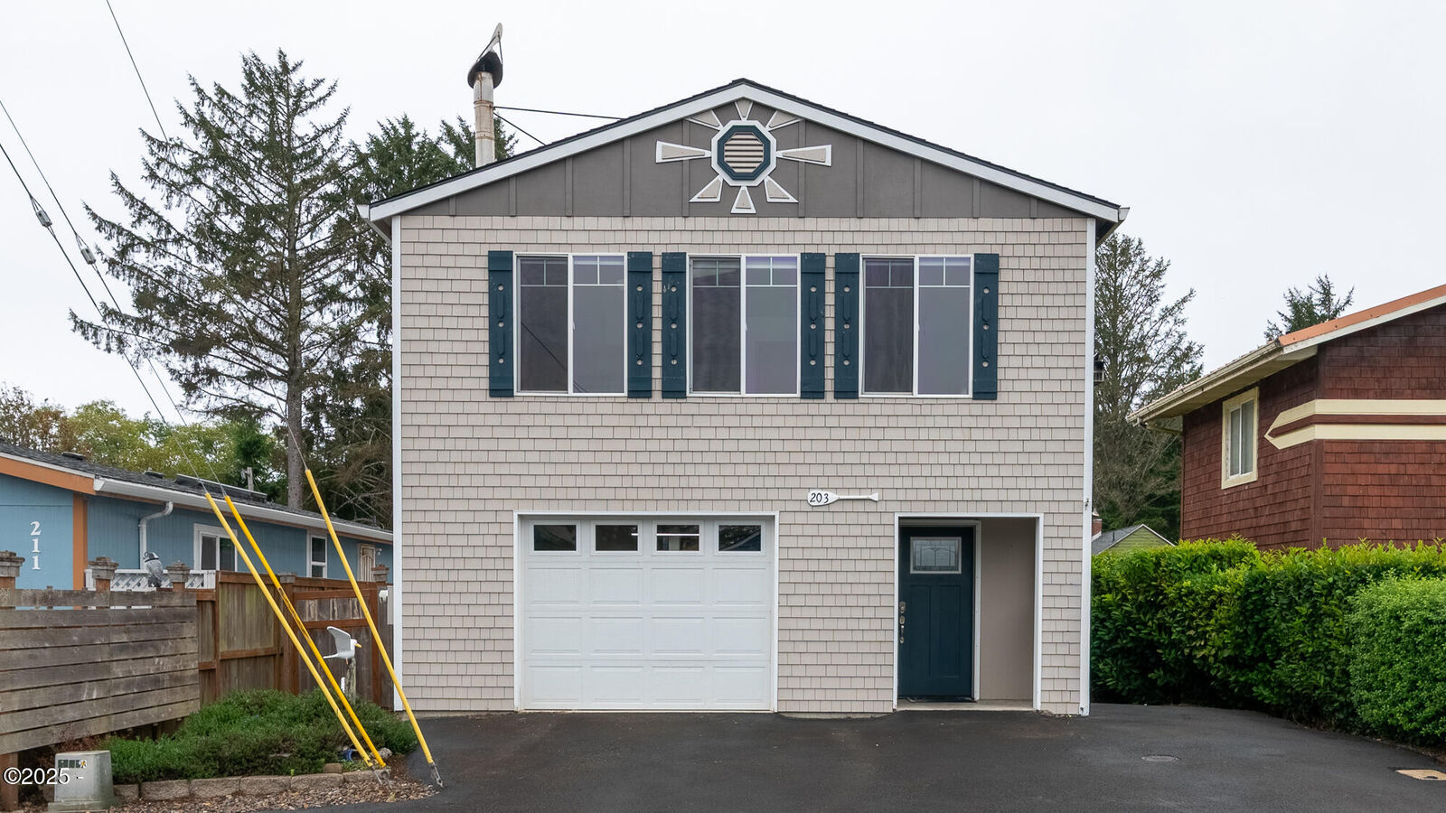 Property Photo: 203 SE Surf Avenue OR 97367
