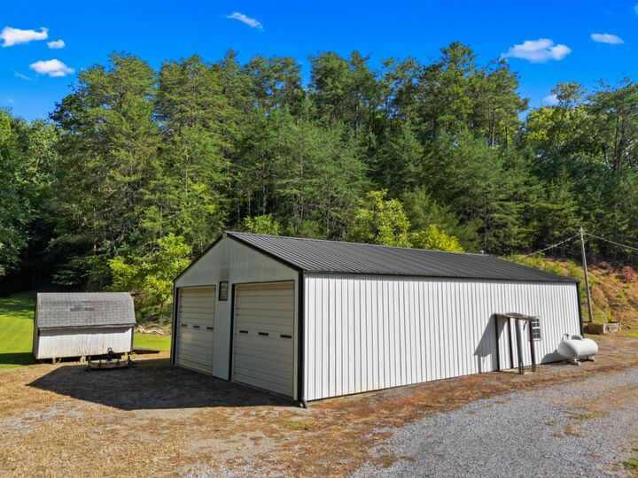Property Photo: 196 Heck Hollow Rd Road TN 37857