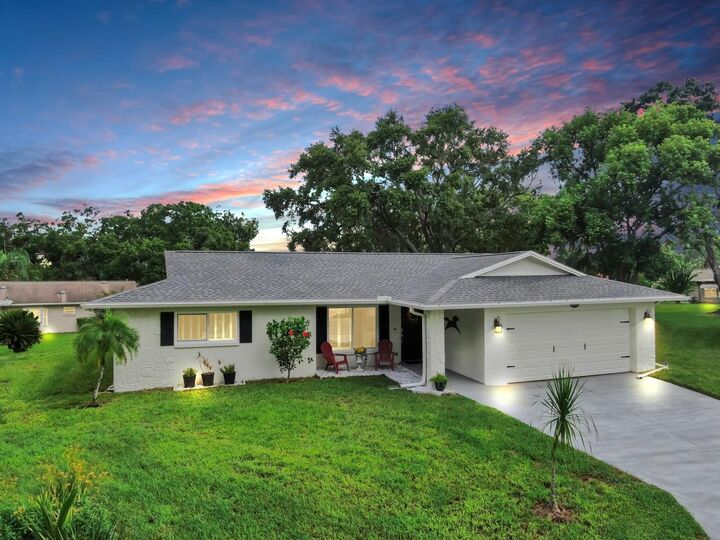 Property Photo:  2807 Cameron Court  FL 34684 