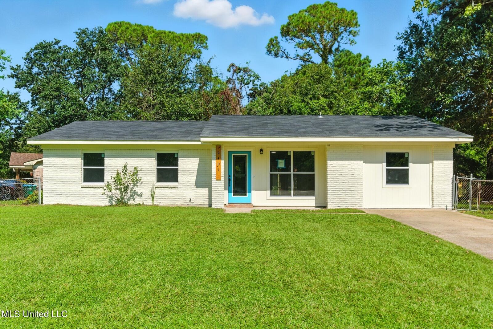 Property Photo:  2401 Oxford Drive  MS 39553 