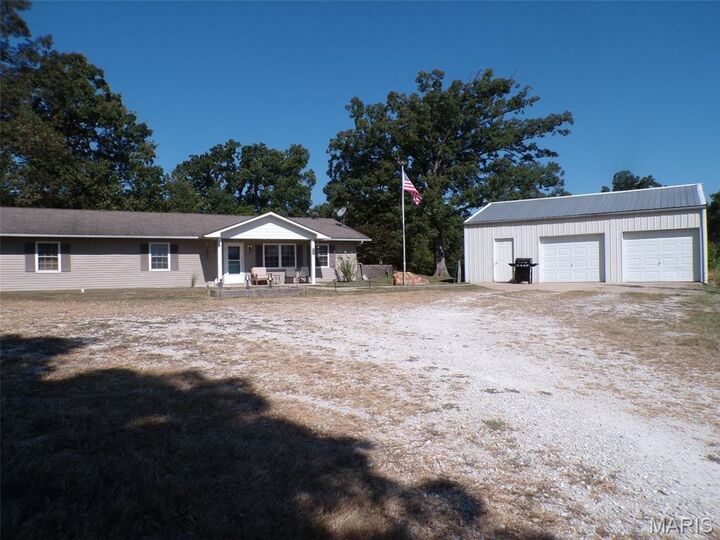 887 Hagen Drive  St Clair MO 63077 photo