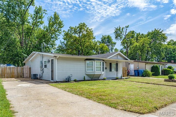 Property Photo:  2928 Dale Avenue  IL 62040 