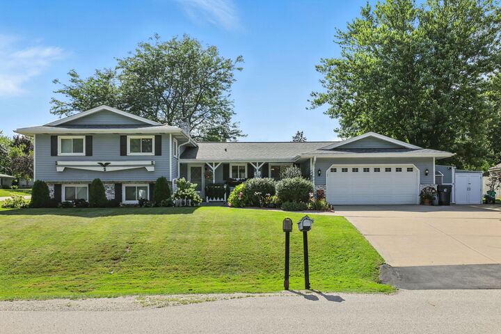 3800 Cardinal Ct  Mount Pleasant WI 53405 photo