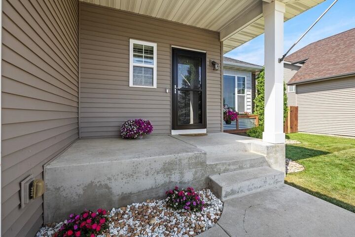 Property Photo:  2740 Heritage Dr  ND 58703 