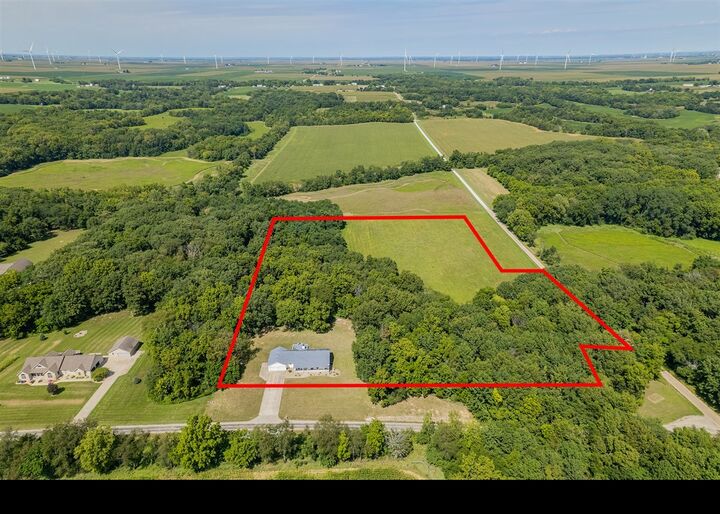 Property Photo: 5897 Country Meadow Lane IL 61727