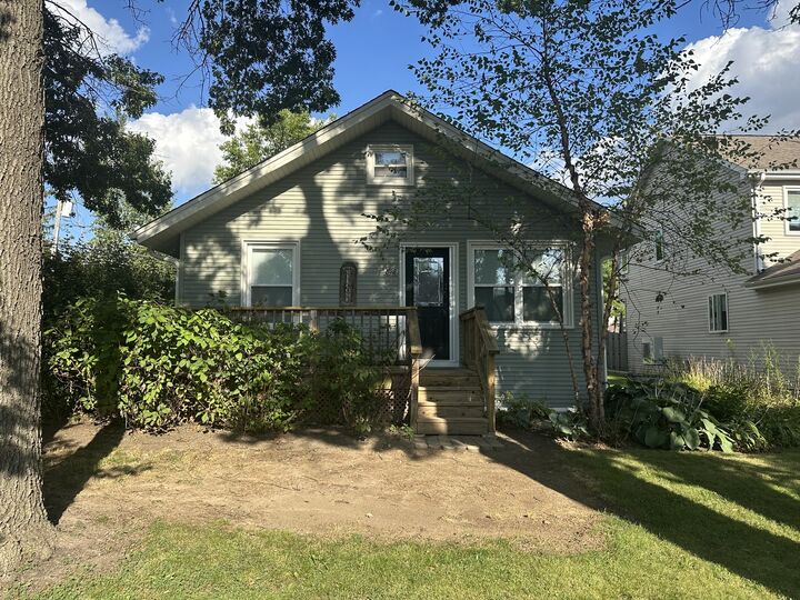 Property Photo: 812 Ridge Avenue IL 60084