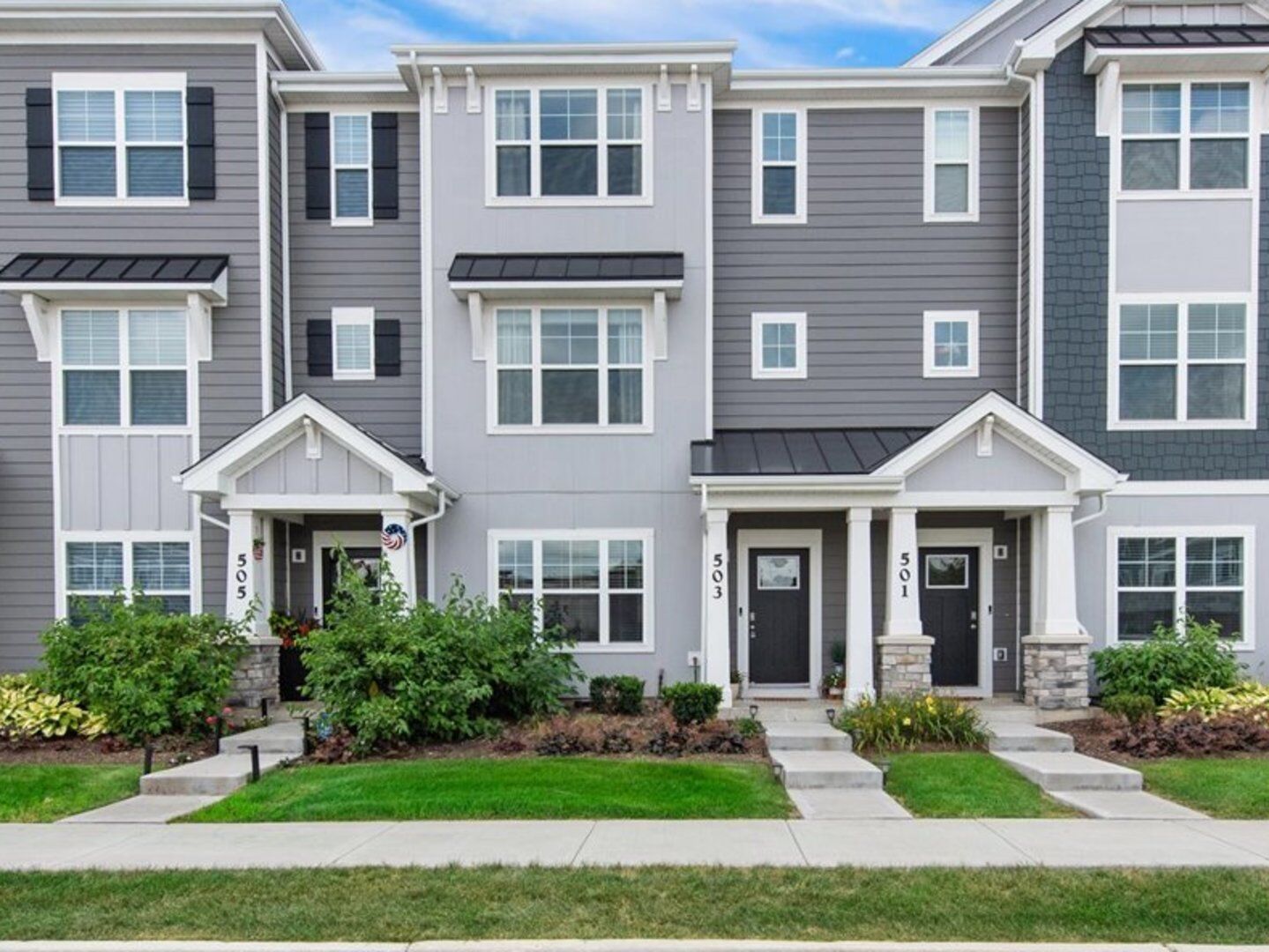 Property Photo: 503 Acadia Avenue IL 60060