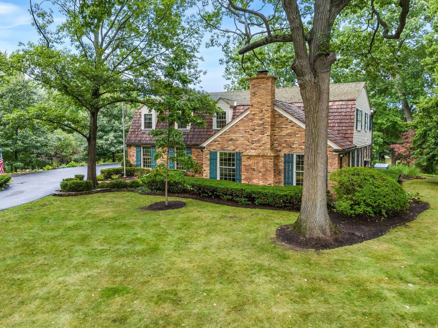 Property Photo: 21410 W York Court IL 60047