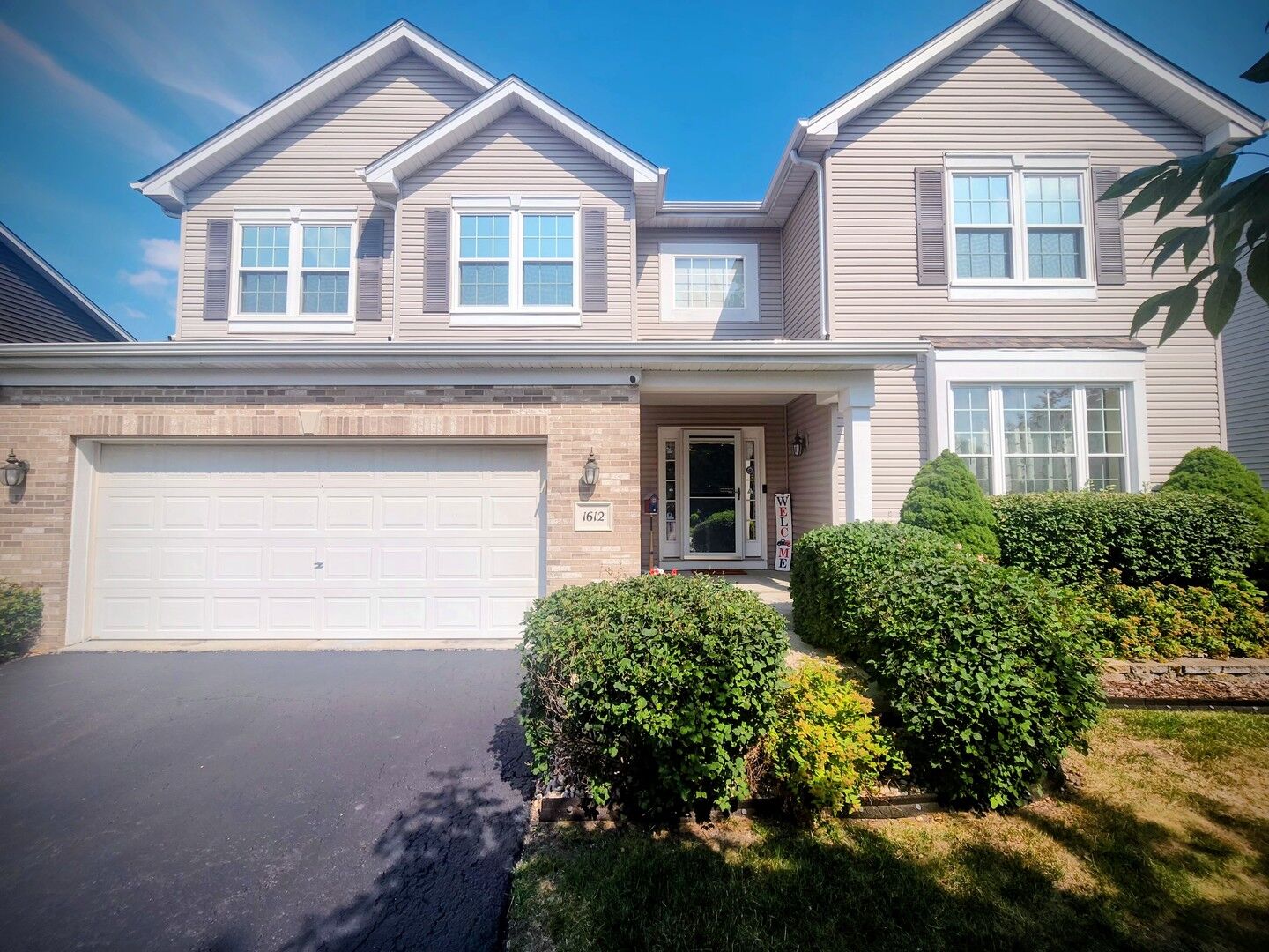 Property Photo: 1612 Whisper Glen Drive IL 60586