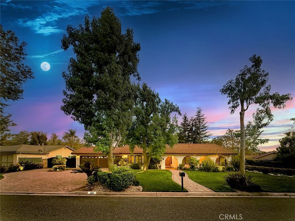 Property Photo: 890 Mellow Lane CA 93065