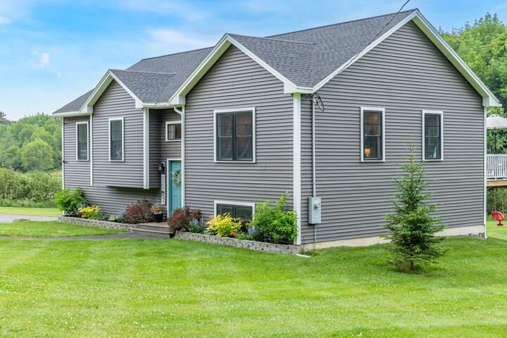 Property Photo:  101 Oak Hill Road Road  ME 04474 