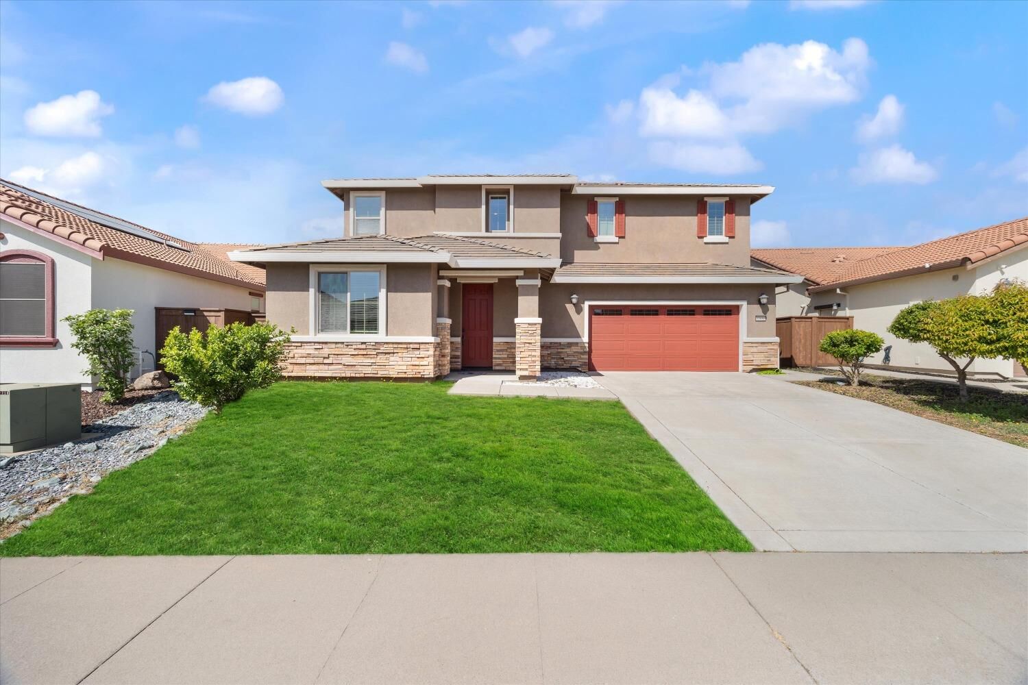 Property Photo: 12686 Solsberry Way CA 95742