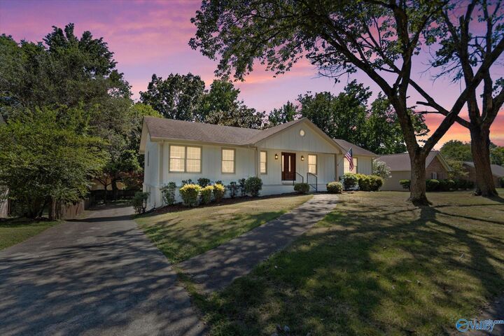 2612 Excalibur Drive  Huntsville AL 35803 photo