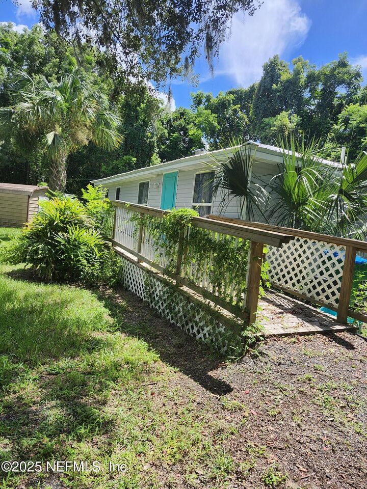 Property Photo: 405 Citron Avenue FL 32112