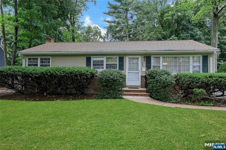 382 Pleasant Avenue  Ridgewood NJ 07450 photo