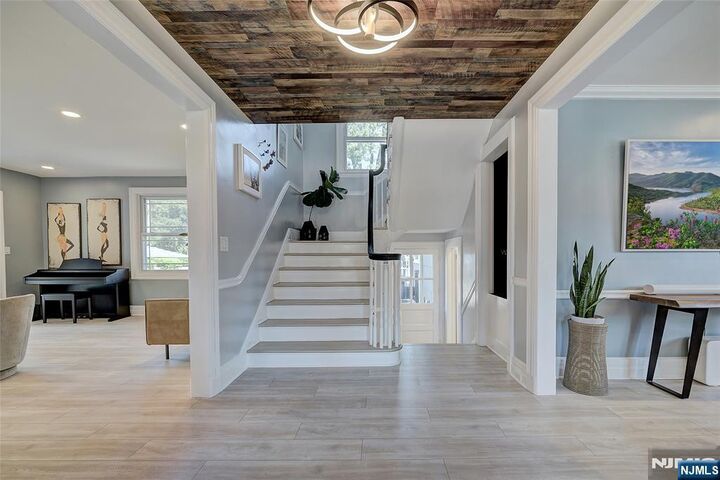 21 Melrose Place  Montclair NJ 07042 photo