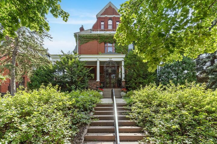 307 Ridgewood Avenue 4  Minneapolis MN 55403 photo