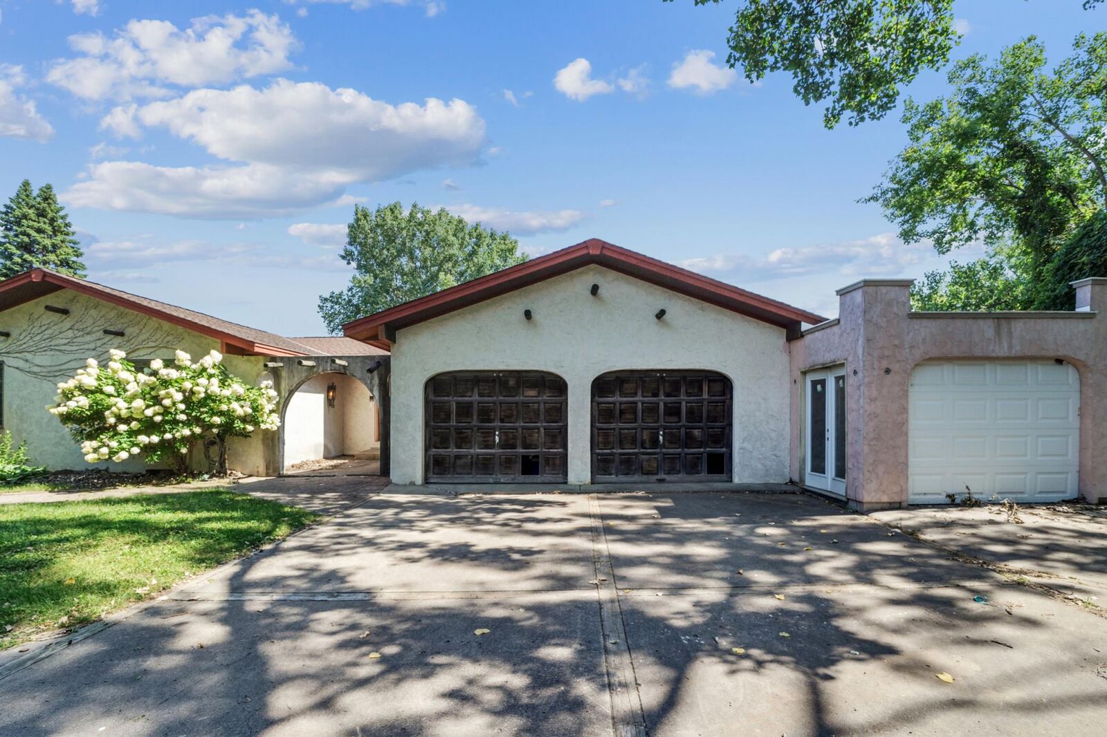 Property Photo:  8409 Bayridge Circle  MN 55438 