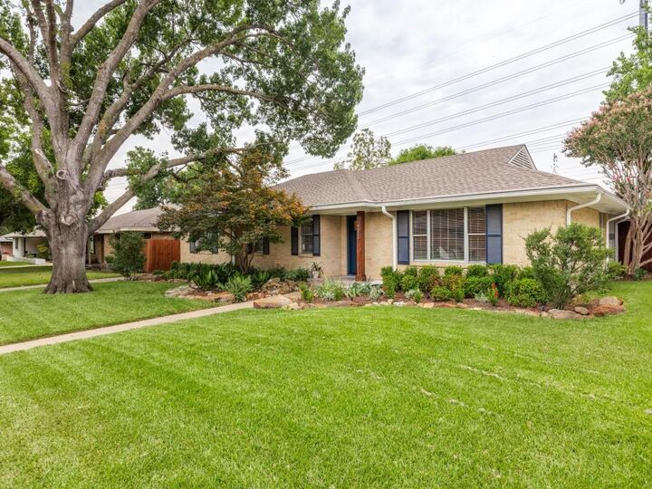 Property Photo: 4323 Ashford Drive TX 75214