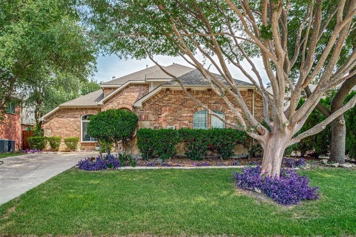 Property Photo: 417 Long Cove Court TX 75002