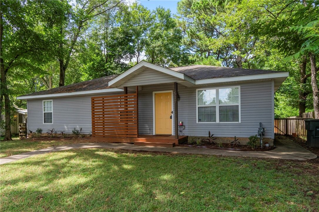 Property Photo:  517 S Washington Avenue  AR 72701 