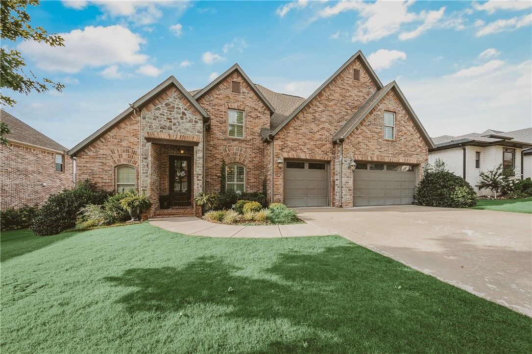 Property Photo: 4807 S Inglewood Road AR 72758