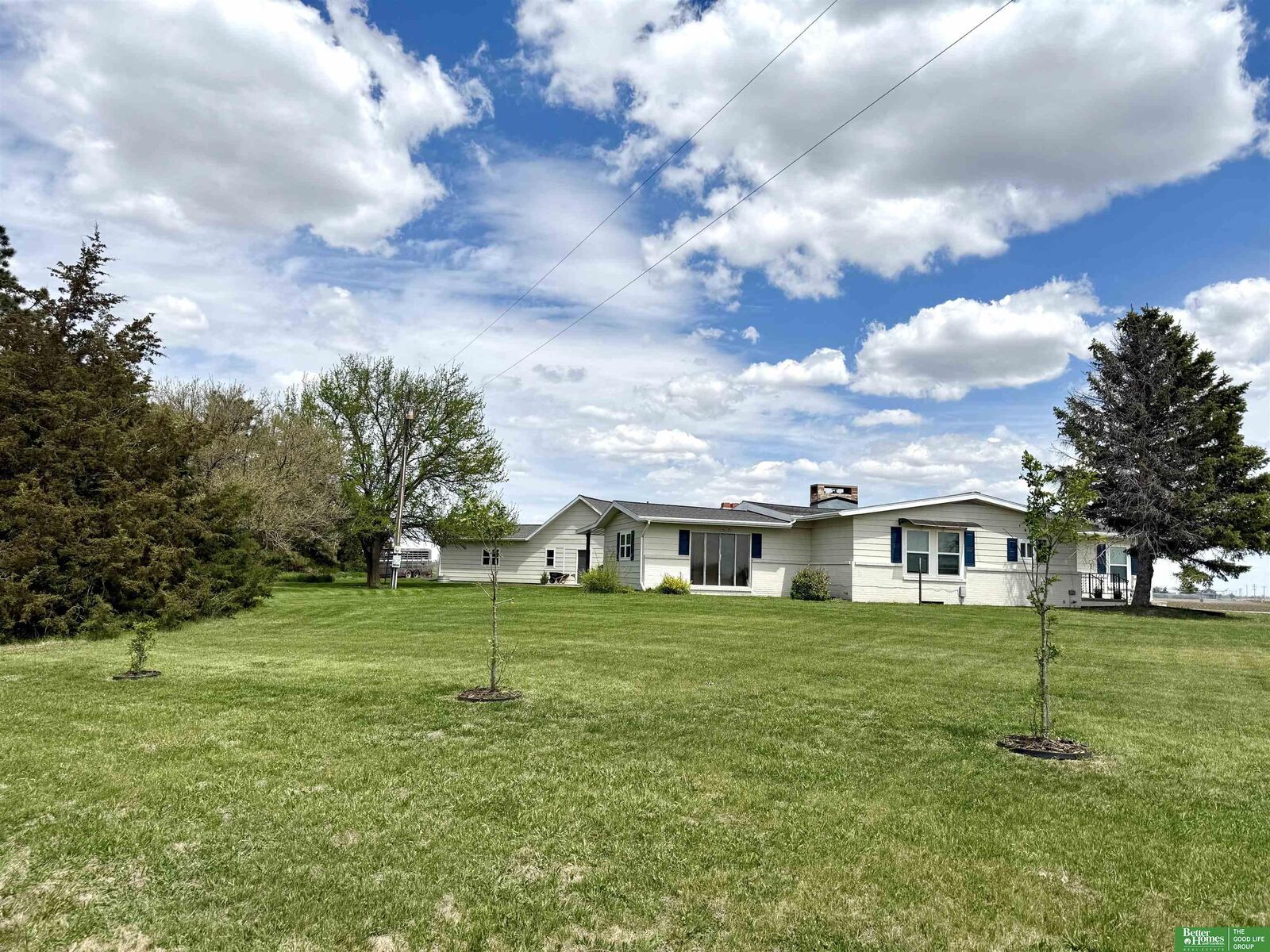 Property Photo: 1406 Road M 450 Road NE 68401