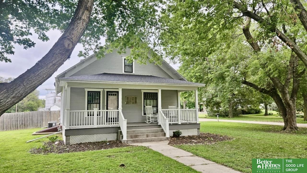 Property Photo: 740 9th Avenue NE 68354